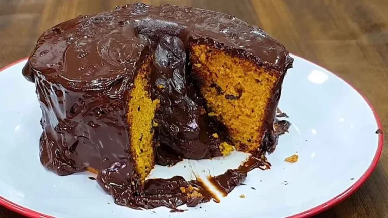 Imagem da Receita de Bolo de Cenoura Fit com Cobertura de Chocolate