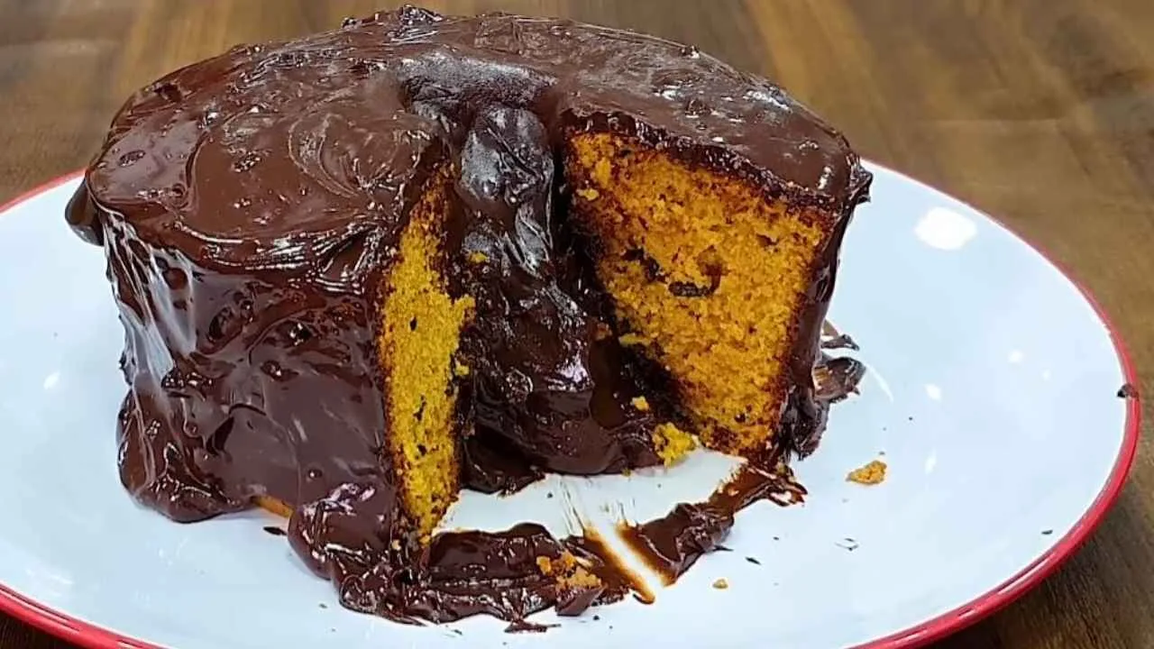 Imagem da Receita de Bolo de Cenoura Fit com Cobertura de Chocolate