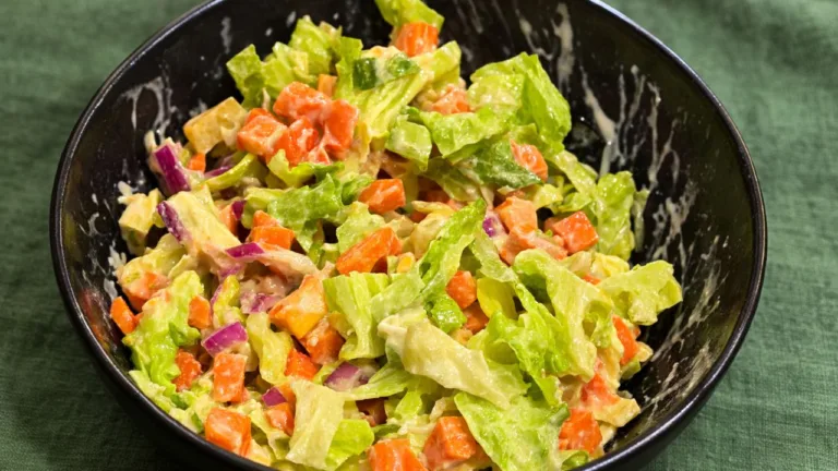 Imagem da Receita de Salada Proteica com Molho de Abacate.